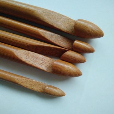 Ergonomic Wooden Bamboo Crochet Hook Set 8 Pieces For Beginner